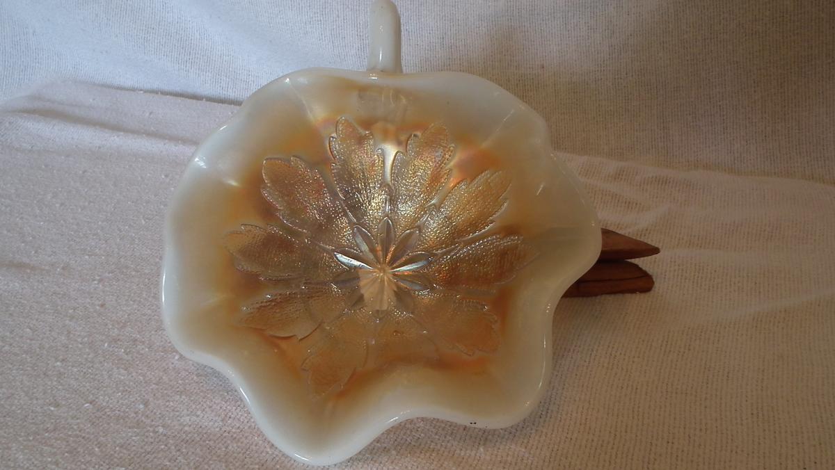 Peach opal dish 1.5”x6”