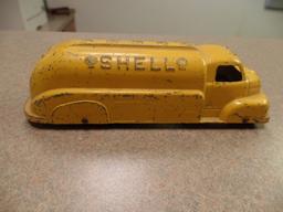 Shell oil truck (Tootsie Toy) 6”