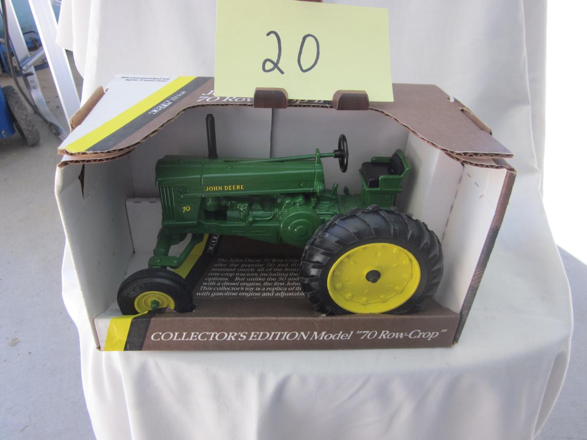 1953 JD 70 Row Crop Tractor-NIB-1:16