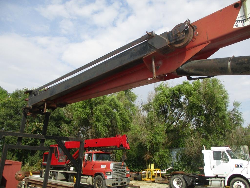 ’98 Ford F Series, Crane truck 14’ bed, Pittman Hydra-Lift 4 ton crane