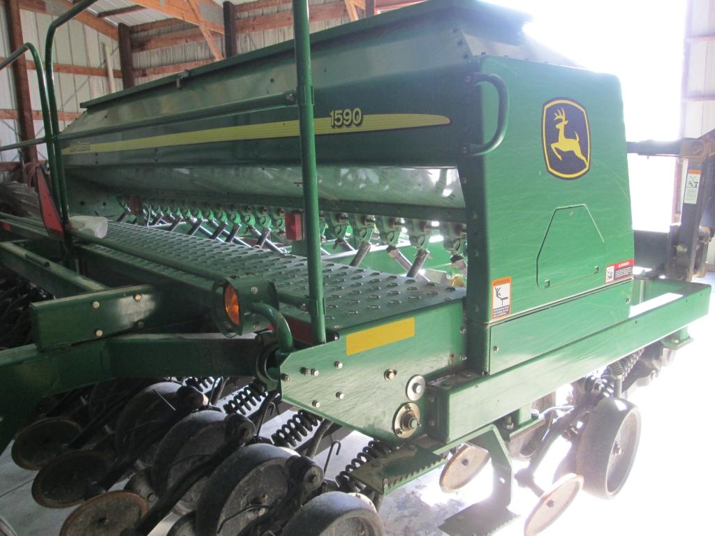 JD 1590 (15’) No till, Yetter hyd. markers, JD 250 monitor, S.N. 0750591