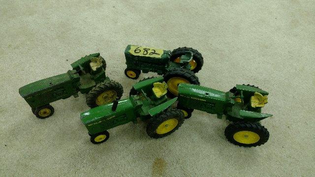 Misc. toy tractors (damaged, for parts)
