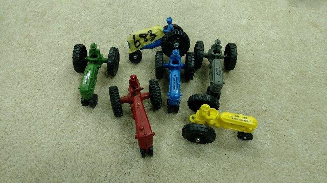 Misc. toy tractors (damaged, for parts)