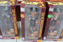 1 2016 Cleveland Cavaliers bobblehead, Love