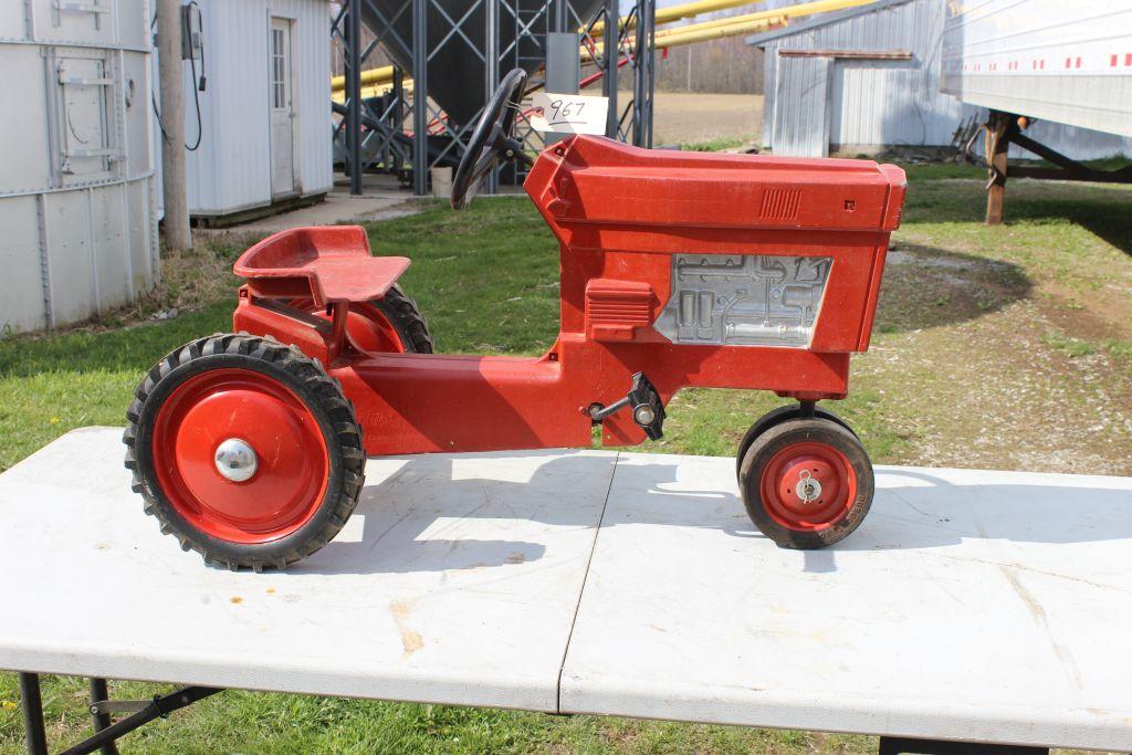 IH 66 Series Ertl #404 pedal tractor