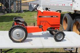 Agco RT150 WF Collectors Ed. 2004 signed pedal tractor