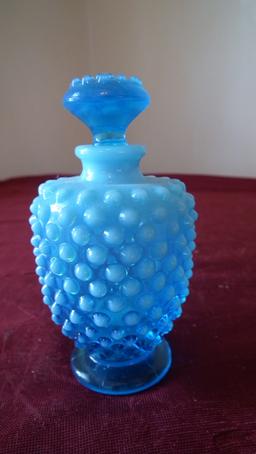 Fenton, blue & white opalescent hobnail perfume with stopper, stopper = 1”,