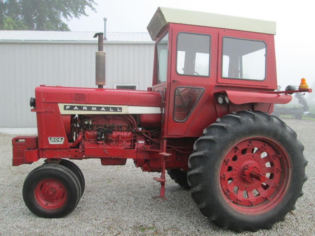 ’67 Farmall 806