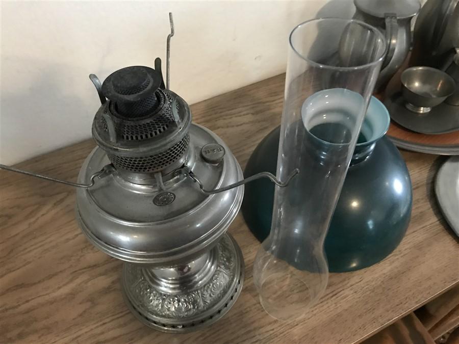 Antique Bradley Hubbard Oil Lamp w/Nice Shade