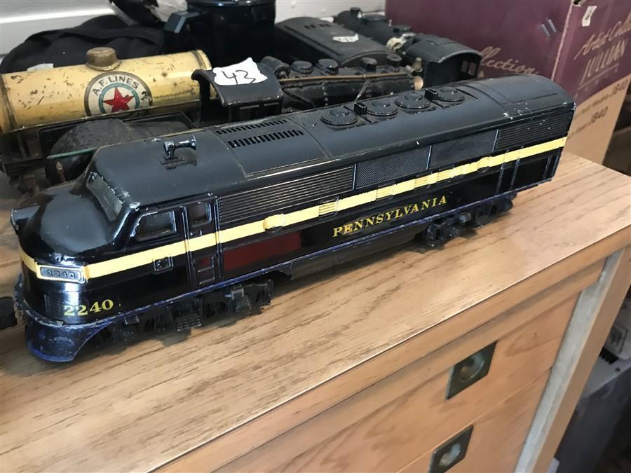 Lionel Pennsylvania Railroad 2240 Engine & Tender