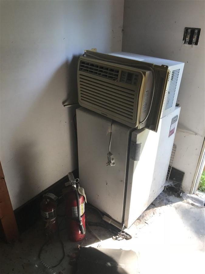 2 extinguishers, AC Unit and Fridge Lot