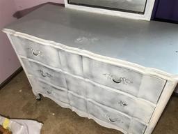 Vintage Dresser w/Mirror