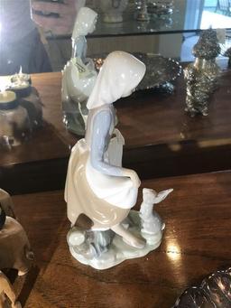 Vintage Lladro Figurine Woman w/Rabbit