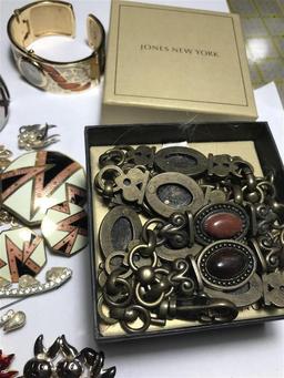 Large Lot Nicer Vintage Costume Jewelry Many Signed