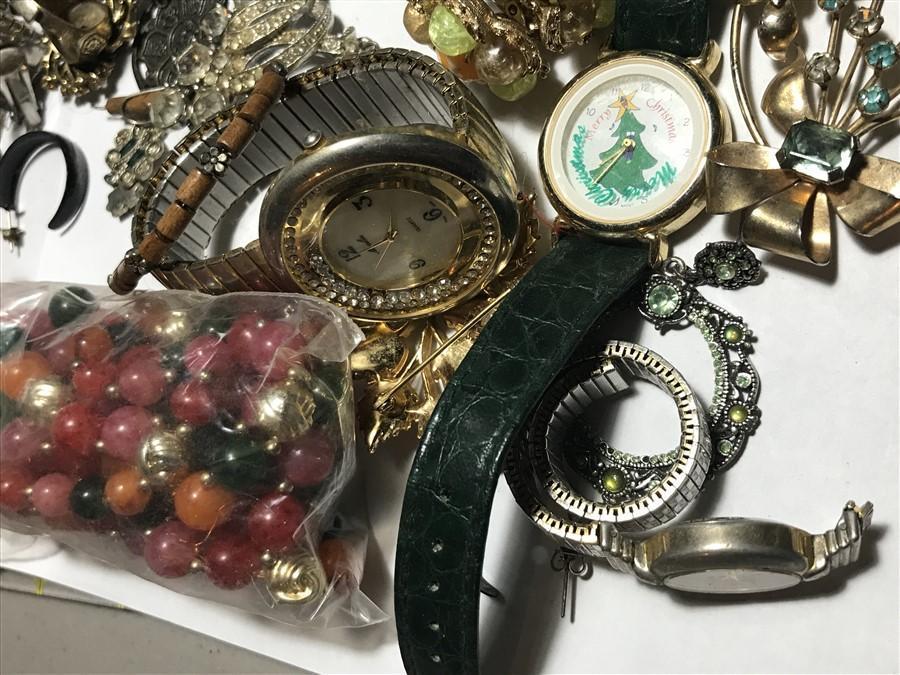 Lot of vintage costume jewelry