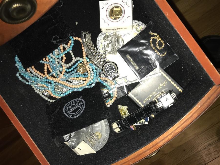 Large Lot of Vintage Costume Jewelry Rings etc