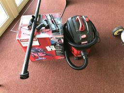 Craftsman Wet Dry Vacuum w/box, accessories