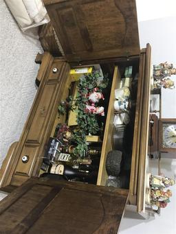 Vintage Wooden Cabinet