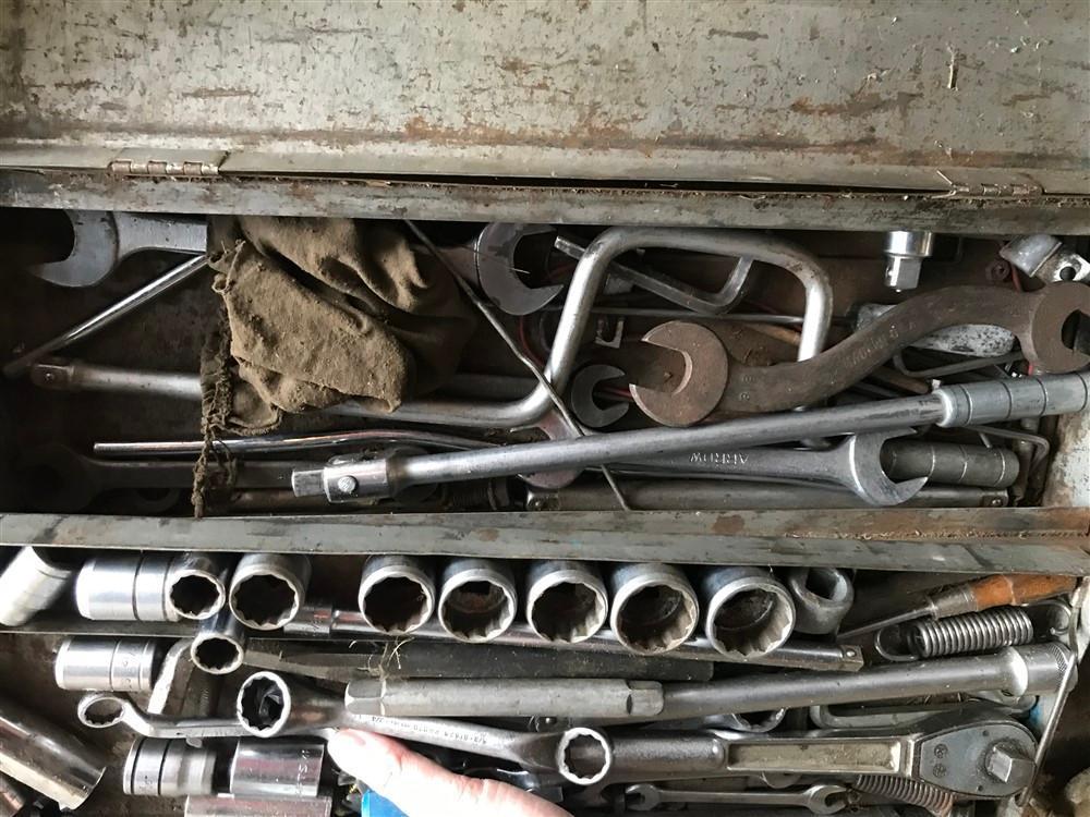 Antique Toolbox w/Large Ratchet Set