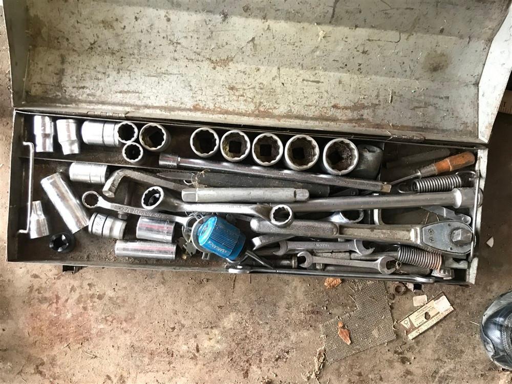 Antique Toolbox w/Large Ratchet Set