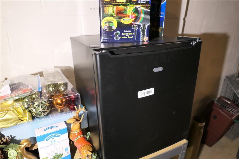 Dorm Type Mini Refrigerator - Looks new