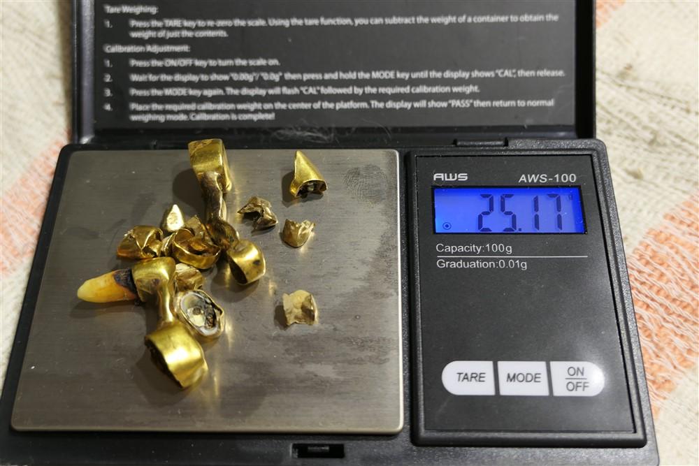 Bag lot Dental Gold 25 grams 18k+