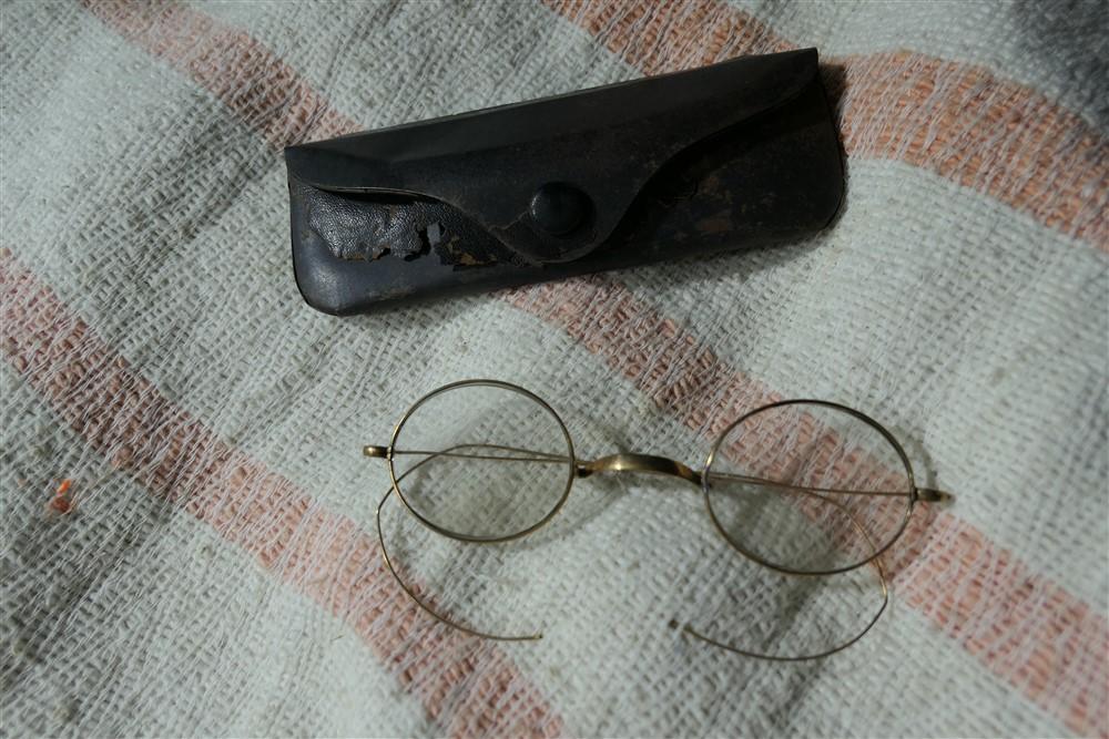 Pair 10k gold glasses