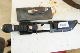 2 Knives, sharpener Lot