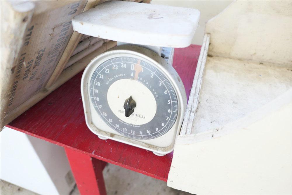 Wash Board, scale, box, table