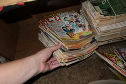 Large Lot Vintage Magazines Inc. 16