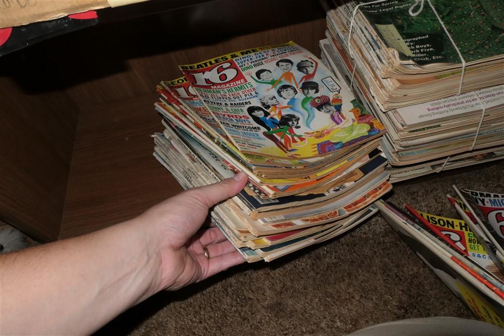 Large Lot Vintage Magazines Inc. 16