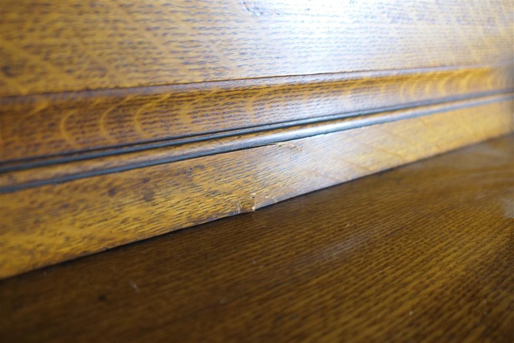 Beautiful antique oak buffet w/mirrors