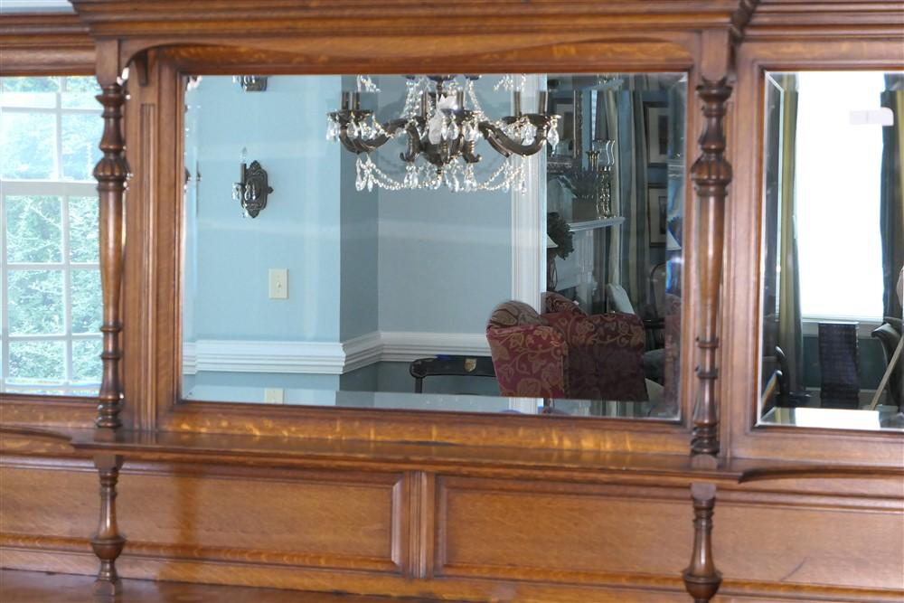 Beautiful antique oak buffet w/mirrors