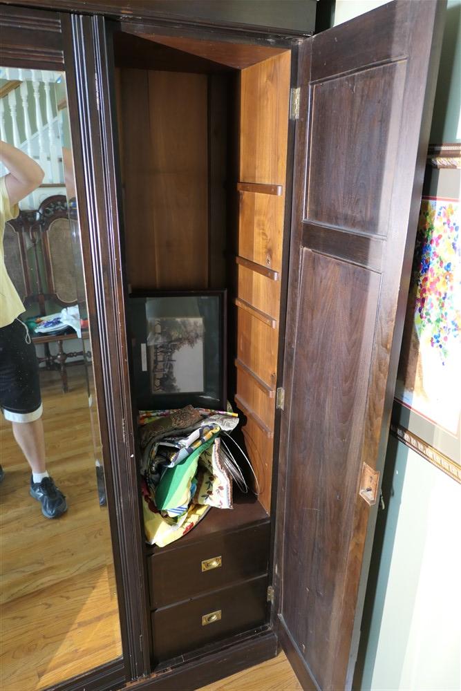 Large antique armoire w/mirror