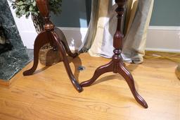 Candle stand, stand w/hinged top etc
