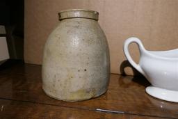 Stoneware, creamer lot