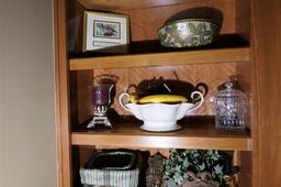 Shelf contents - decorative items etc