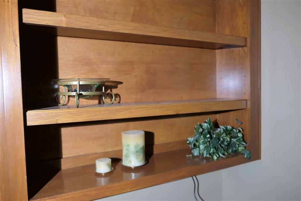 Shelf contents - decorative items etc