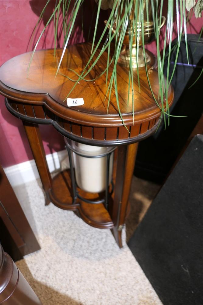 Nicer Side Table, Candle, vase