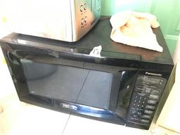 Microwave and Toaster Lot