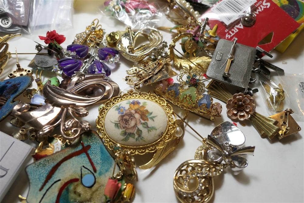 Large lot of Vintage Costume Jewelry