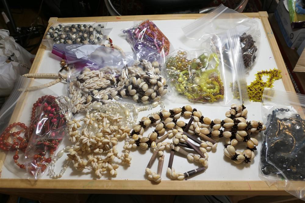 Lot of Vintage Costume Jewelry Necklaces etc