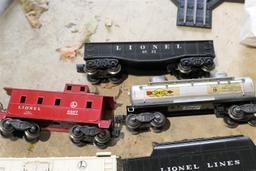 Group lot of Lionel train cars + Accessories