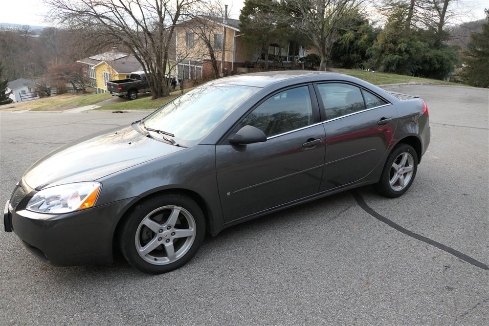 2007 Pontiac G6 w/36,962 miles - No reserve.