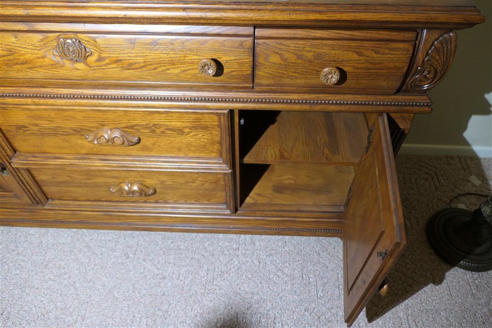 Nice vintage oak buffet