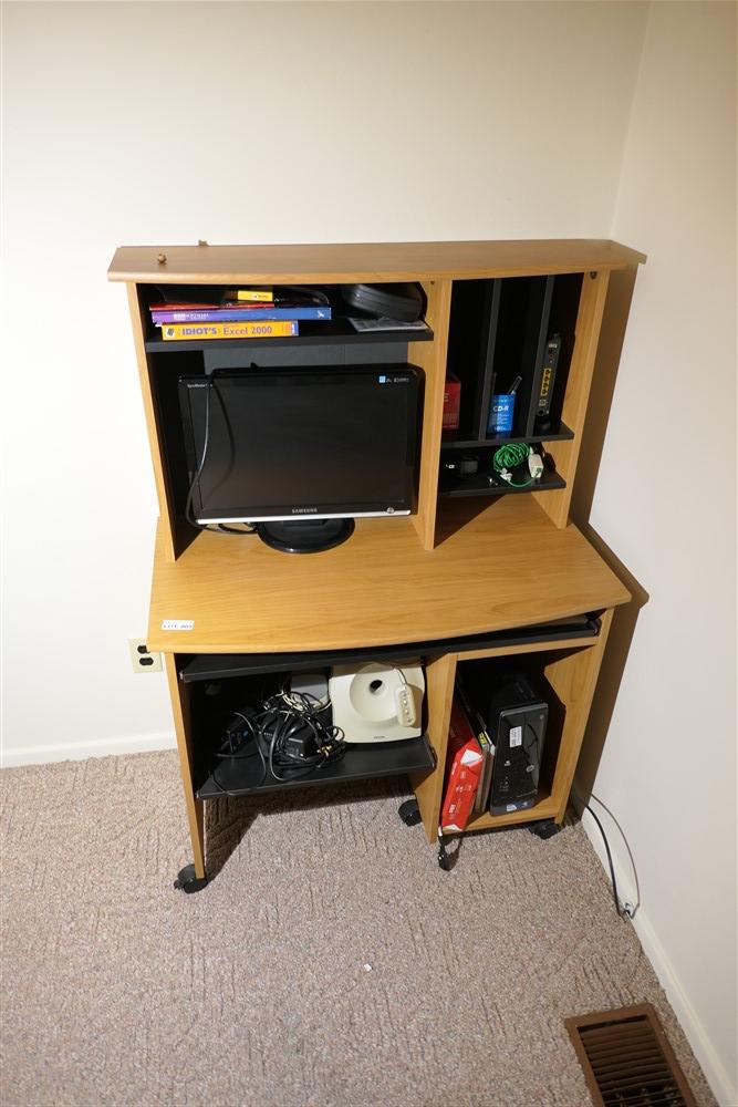 Smaller sized computer desk on wheels