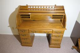 Nice vintage Oak roll top desk