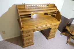 Nice vintage Oak roll top desk