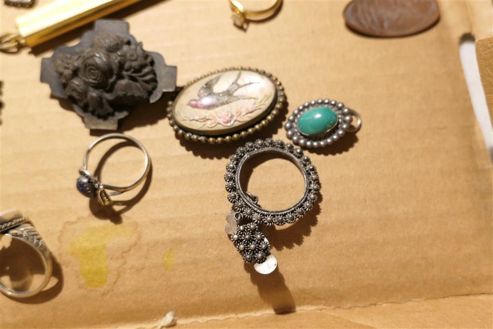 Lot of nicer, unusual antique jewelry etc