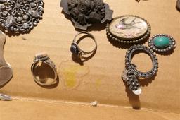 Lot of nicer, unusual antique jewelry etc